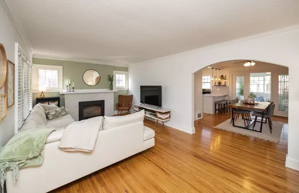 2808 42nd Street, Des Moines, IA 50310