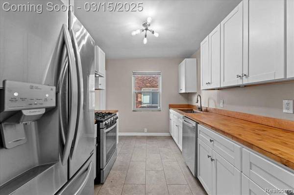 5261 HARVARD Road, Detroit, MI 48224