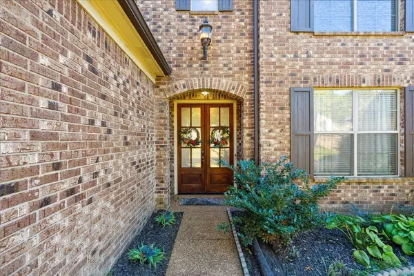 330 GARDEN SPRINGS DR, Oakland, TN 38060