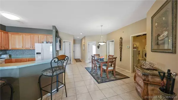 1230 Lands End Pkwy #304, Osage Beach, MO 65065