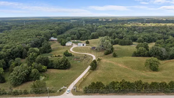 10221 County road 152, Williamsburg, MO 63388