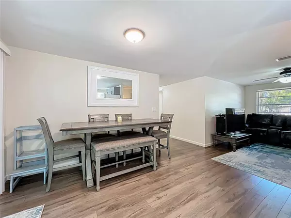 2721 STRATFORD DR, Sarasota, FL 34232