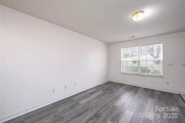 1991 9th Street PL SE, Hickory, NC 28602