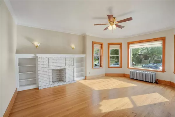 7738 S Merrill Avenue, Chicago, IL 60649