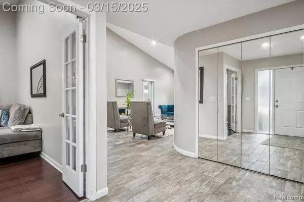 29690 CANTERBURY, Farmington Hills, MI 48331