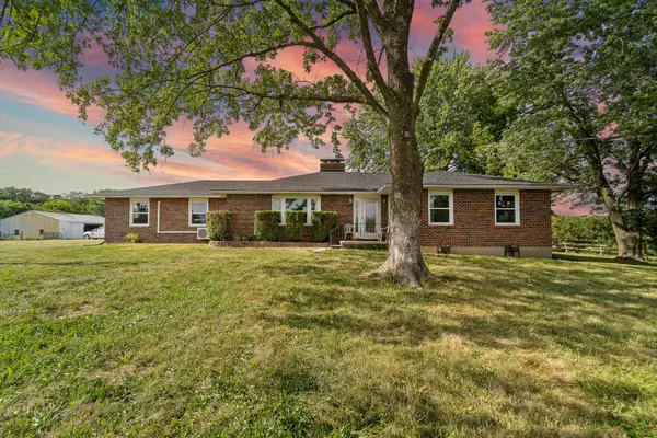 10221 County Road 152, Williamsburg, MO 63388