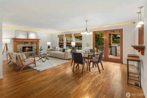 15922 SE 43rd ST, Bellevue, WA 98006