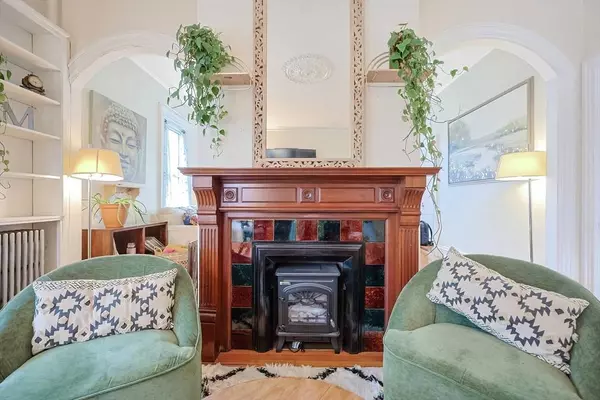 3 Prospect St, Taunton, MA 02780