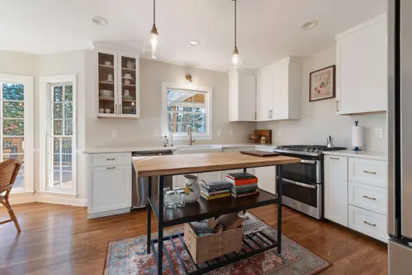 1701 Crowes Lake Ct NE, Lawrenceville, GA 30043-6905