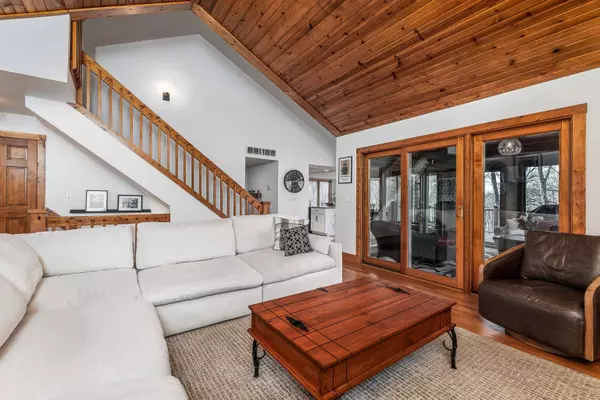 6 Bittersweet Court, Galena, IL 61036