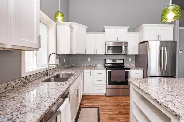 4706 35th AVE S, Fargo, ND 58104