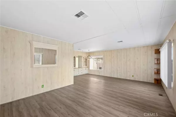 601 N Kirby ST #220, Hemet, CA 92545