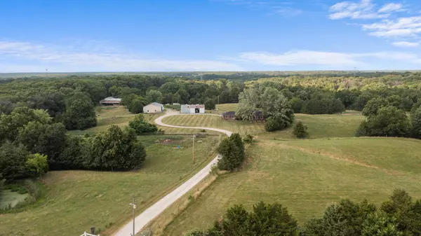 10221 County Road 152, Williamsburg, MO 63388