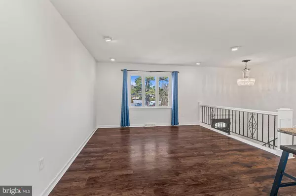 309 W COLLINGS DR, Williamstown, NJ 08094