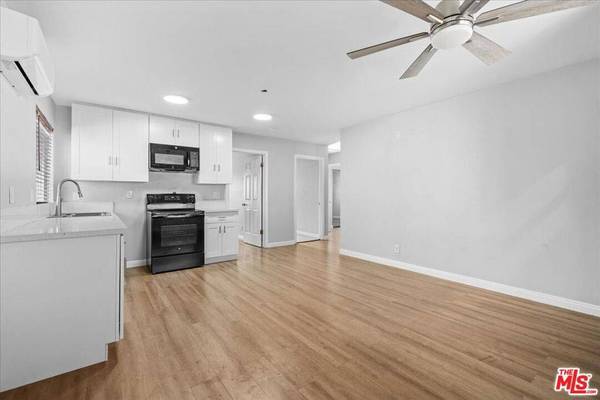 1127 S Lucerne BLVD, Los Angeles, CA 90019