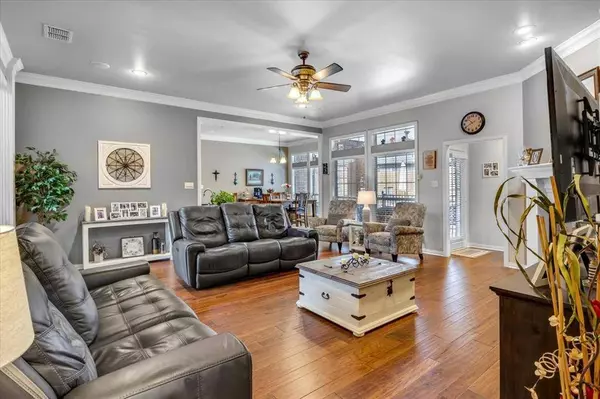 1900 Frostwood Drive, Tyler, TX 75703