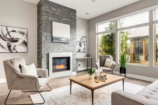 738 West Ridge Way, Qualicum Beach, BC V9K 0A9