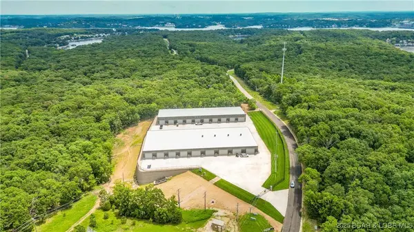 255 Shawnee Bend RD #170, Sunrise Beach, MO 65079