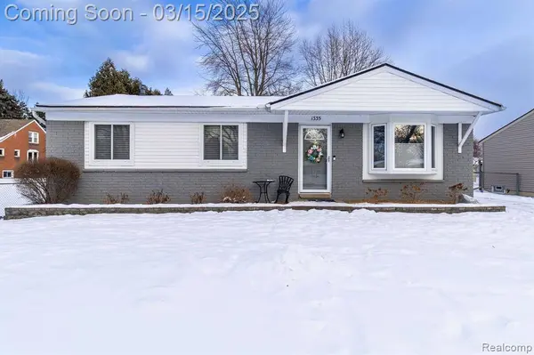 1335 S JOHN HIX Street, Westland, MI 48186