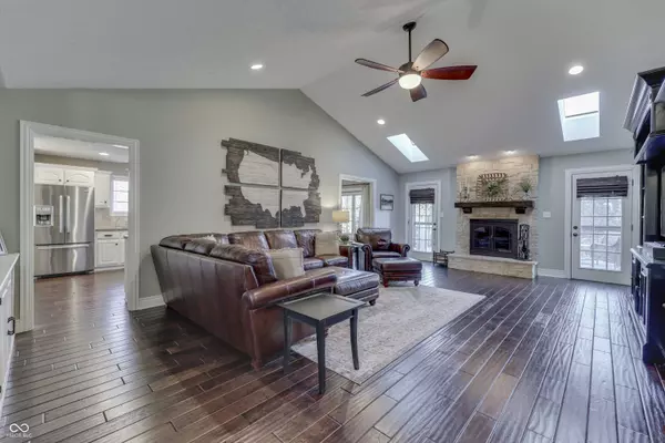 397 Linden Ridge TRL, Greenwood, IN 46142