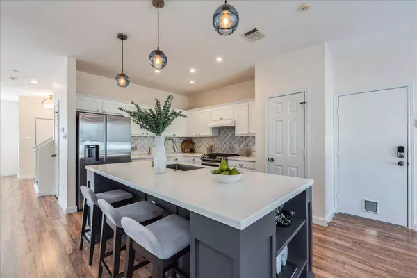 124 Lava Bed DR, Pflugerville, TX 78660