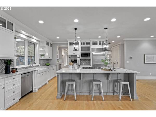 8711 NW TERRACEVIEW CT, Portland, OR 97229