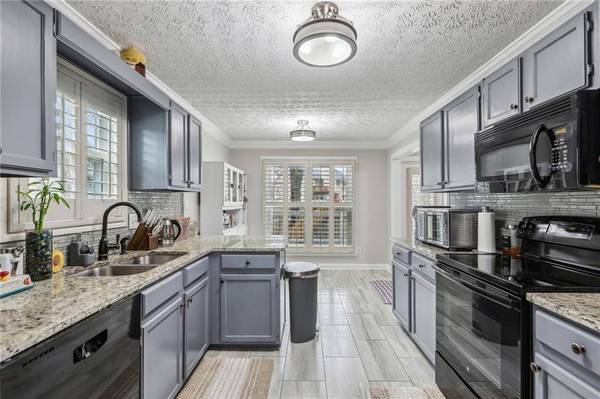 960 Sugar Meadow DR, Sugar Hill, GA 30518