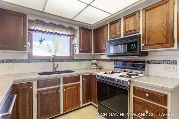 361 W 35th Street, Holland, MI 49423