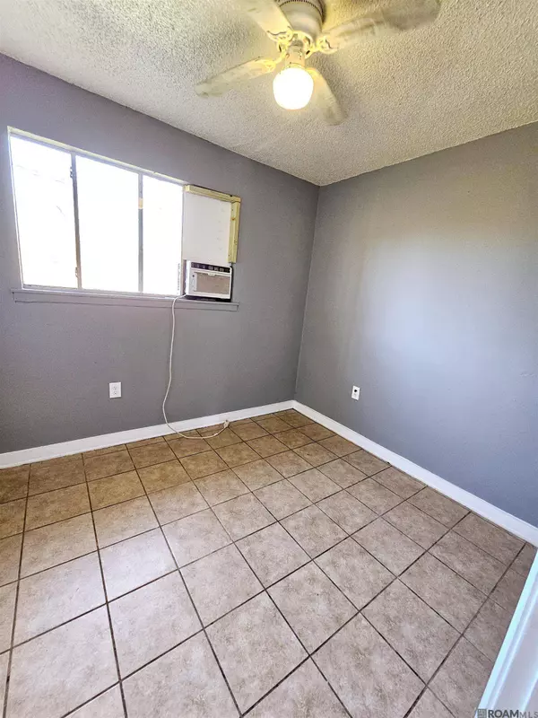 5667 Denova St, Baton Rouge, LA 70812