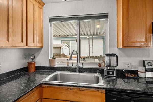 3555 Pacific HWY #141, Medford, OR 97501