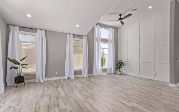 6809 W VIA MONTOYA Drive, Glendale, AZ 85310