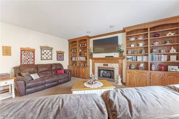 10578 Casern AVE NW, Uniontown, OH 44685