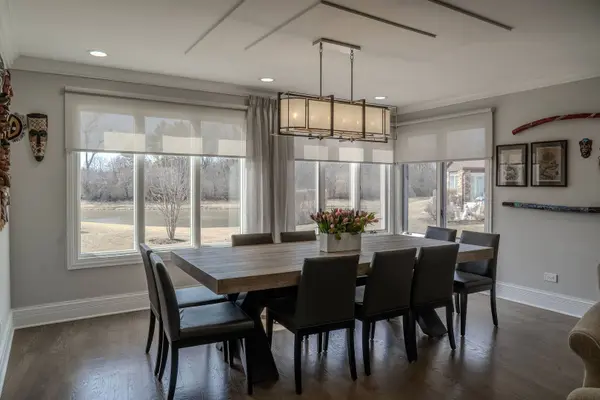 306 Basswood DR, Northbrook, IL 60062