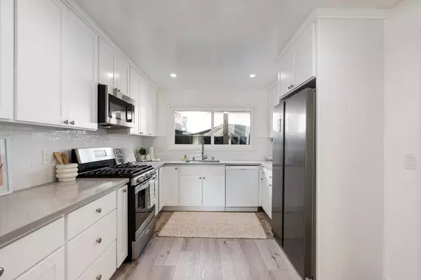 1040 Laurel AVE, East Palo Alto, CA 94303