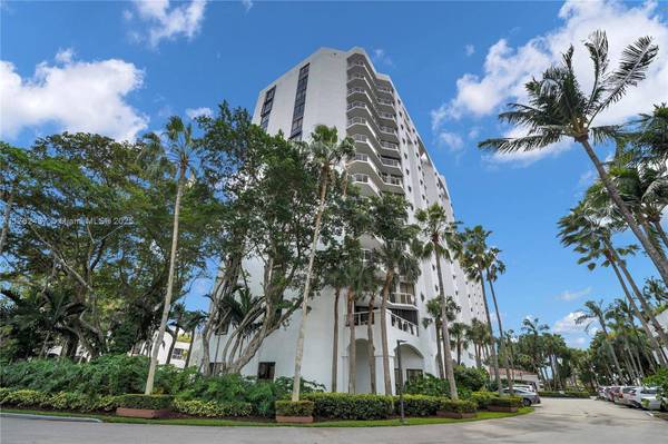 3610 Yacht Club Dr #1014, Aventura, FL 33180
