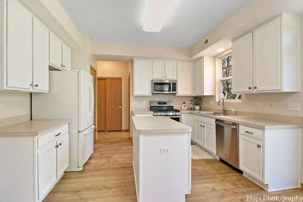 13574 Delaney RD, Huntley, IL 60142