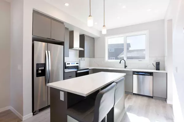 61 Magnolia Parade SE, Calgary, AB T3M 3E5