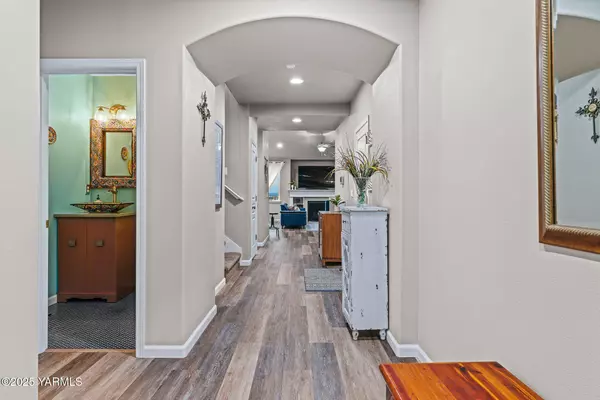 812 Topaz Ct, Yakima, WA 98901