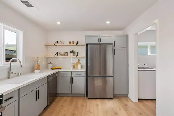 3448 Bay RD, Redwood City, CA 94063