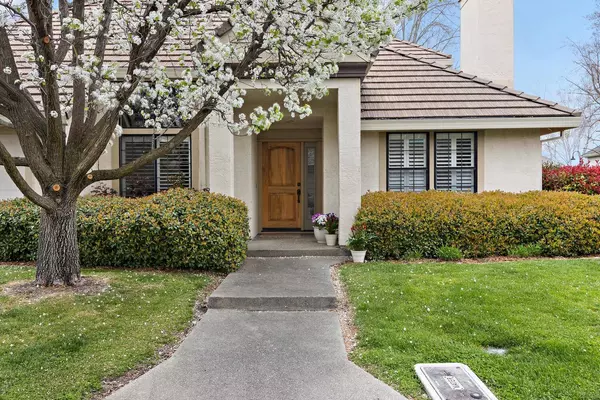 829 Shore Breeze DR, Sacramento, CA 95831