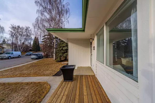 132 Ogden WAY SE, Calgary, AB T2C 1W1