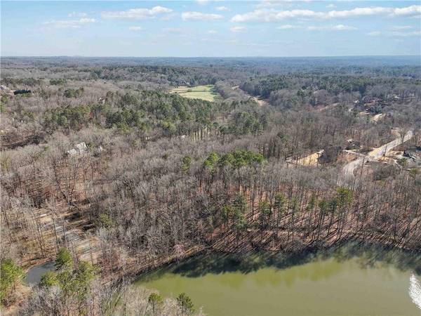 210 Canterbury LN, Alpharetta, GA 30004