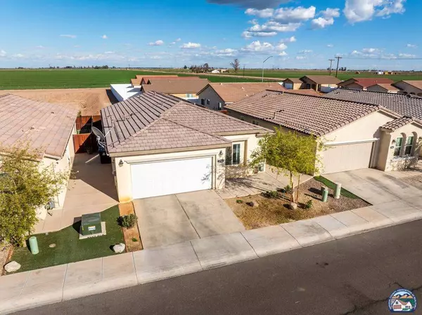 2702 Meadowbrook Dr, Imperial, CA 92251