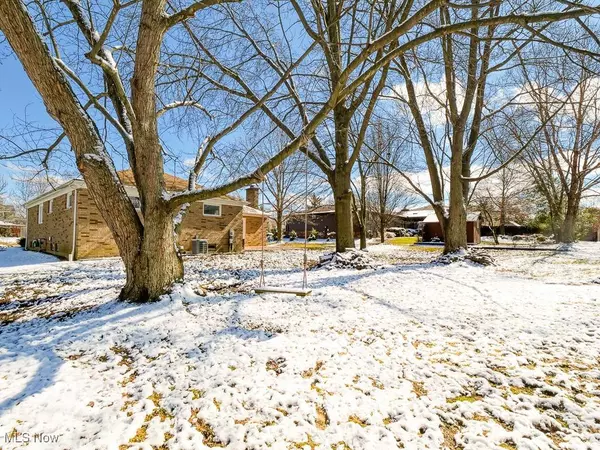 9700 Sharon Lane DR, North Royalton, OH 44133