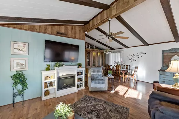 1001 Sylmar AVE #153, Clovis, CA 93612