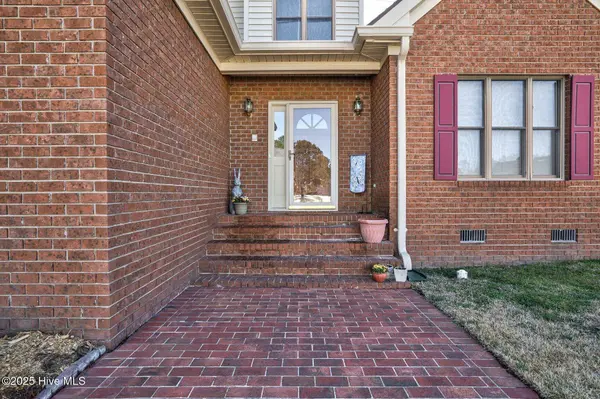 1709 Shamrock LN, Rocky Mount, NC 27804