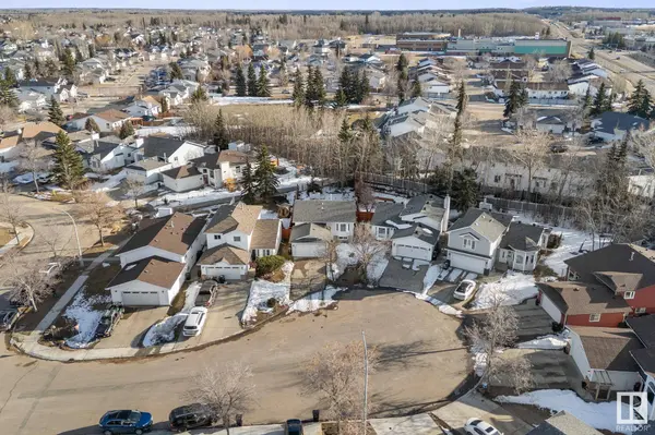 540 RAINBOW CR, Sherwood Park, AB T8A 5M7