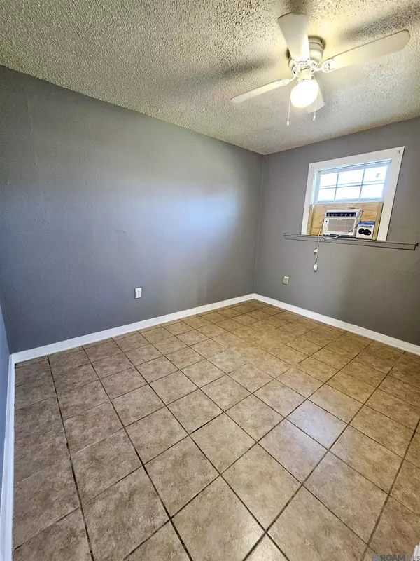 5667 Denova St, Baton Rouge, LA 70812