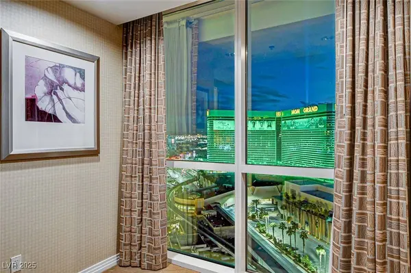 145 E Harmon Avenue #1802, Las Vegas, NV 89109