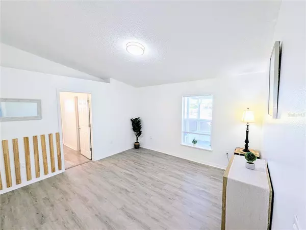 300 KESWICK AVE, Davenport, FL 33897